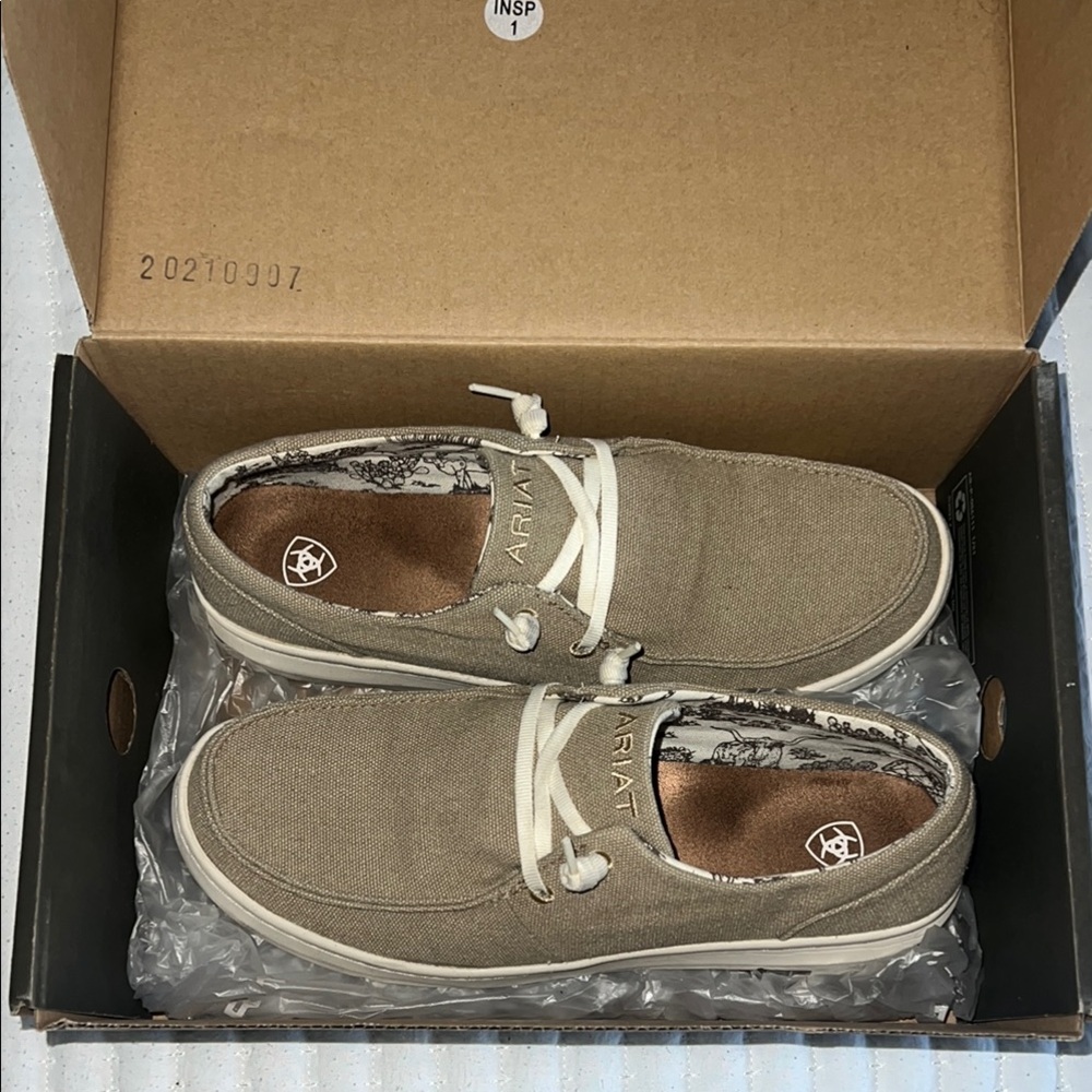 Ariat Tan Loafers Slip-Ons with Classic Design